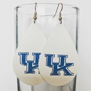 β¨LAST PAIR!β¨ Kentucky Leather Earrings